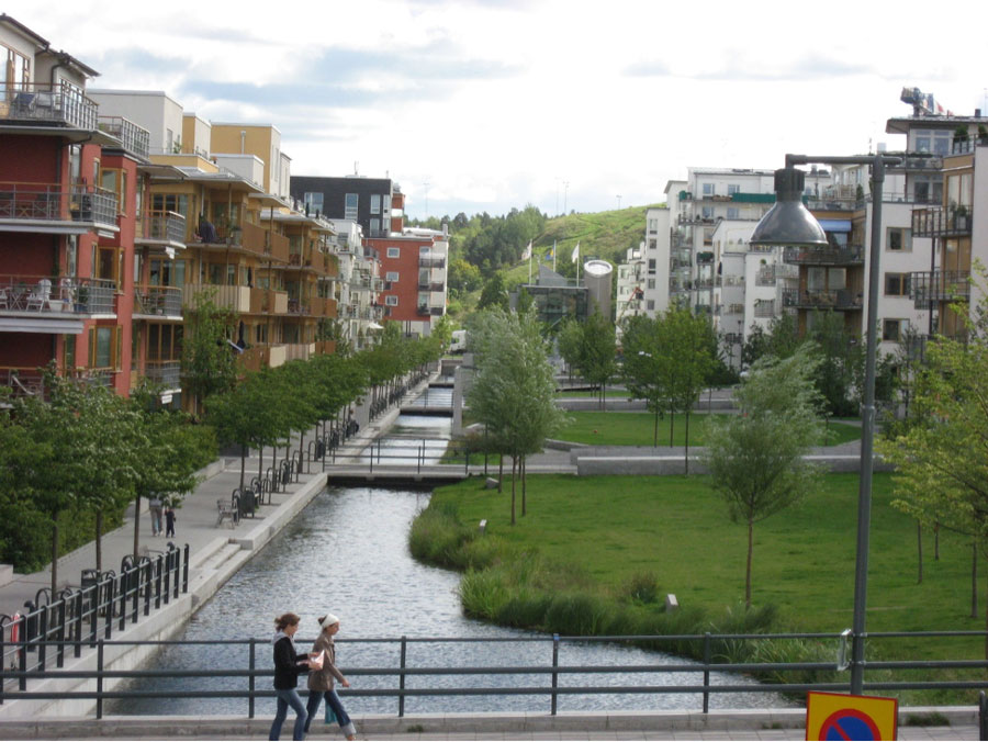 Residential area in Hammarby Sjostad in Stockholm (Source: Design for Health / CC BY / 2.0 )